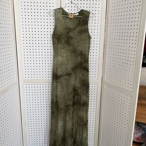 Elegant Olive Tie-Dye Maxi Dress